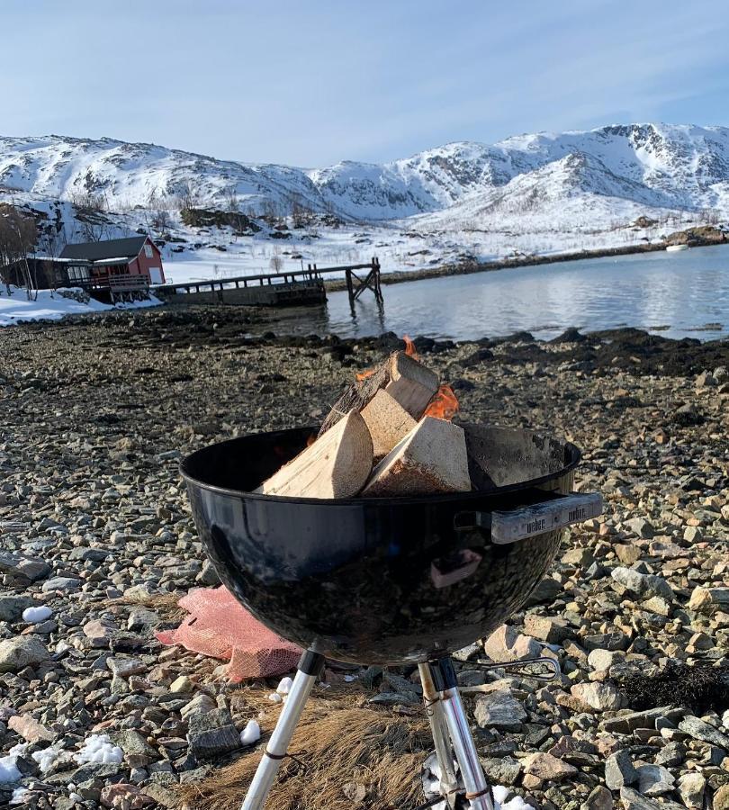 Kvaloya Apartment By The Sea Tromso Exterior photo
